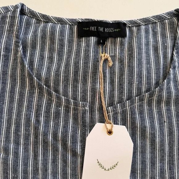 Free the Roses-NWT-Long Sleeve-Plunge Neckline- Embroidered Sleeves-Mini Puff- L - Picture 5 of 11